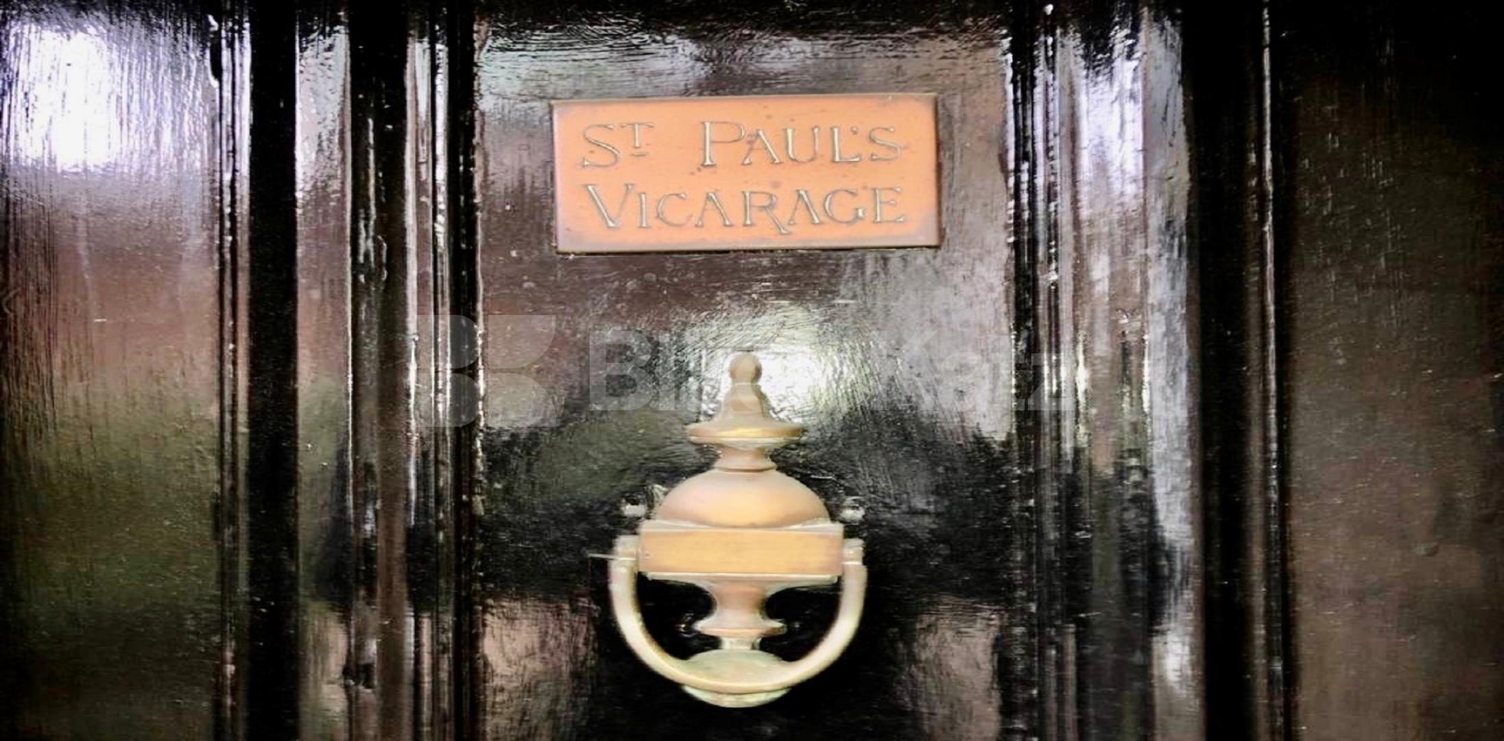 			UNDER OFFER , 3 Bedroom, 1 bath, 1 reception Ground Floor Flat			 St Paul`s Vicarage - Kipling Street, Borough/London Bridge